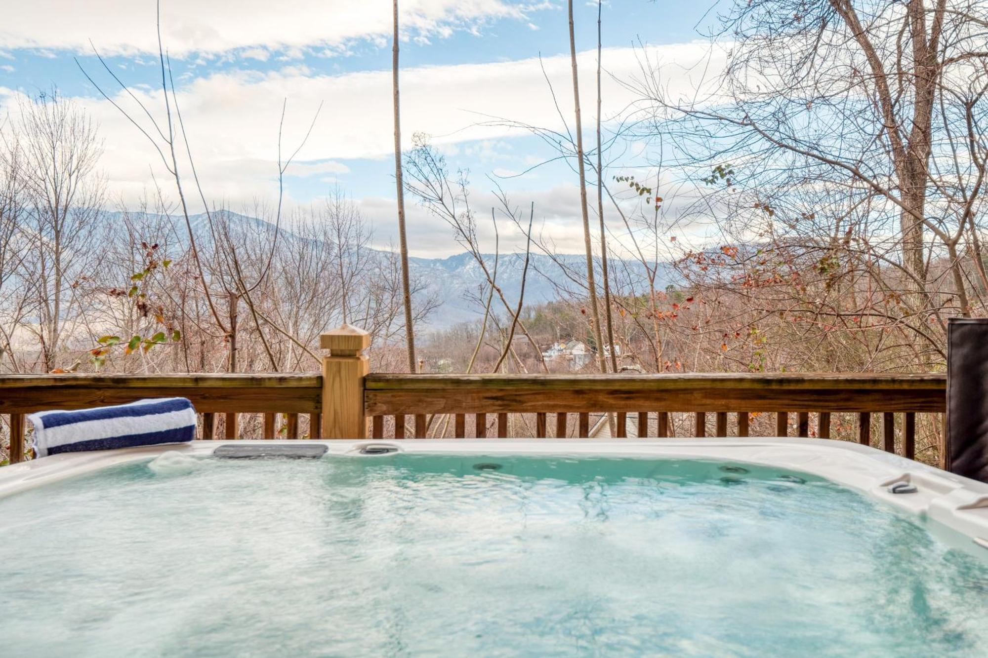 Chestnut By Avantstay Mountain Cabin W Treetop Views Hot Tub Game Room Gatlinburg Kültér fotó