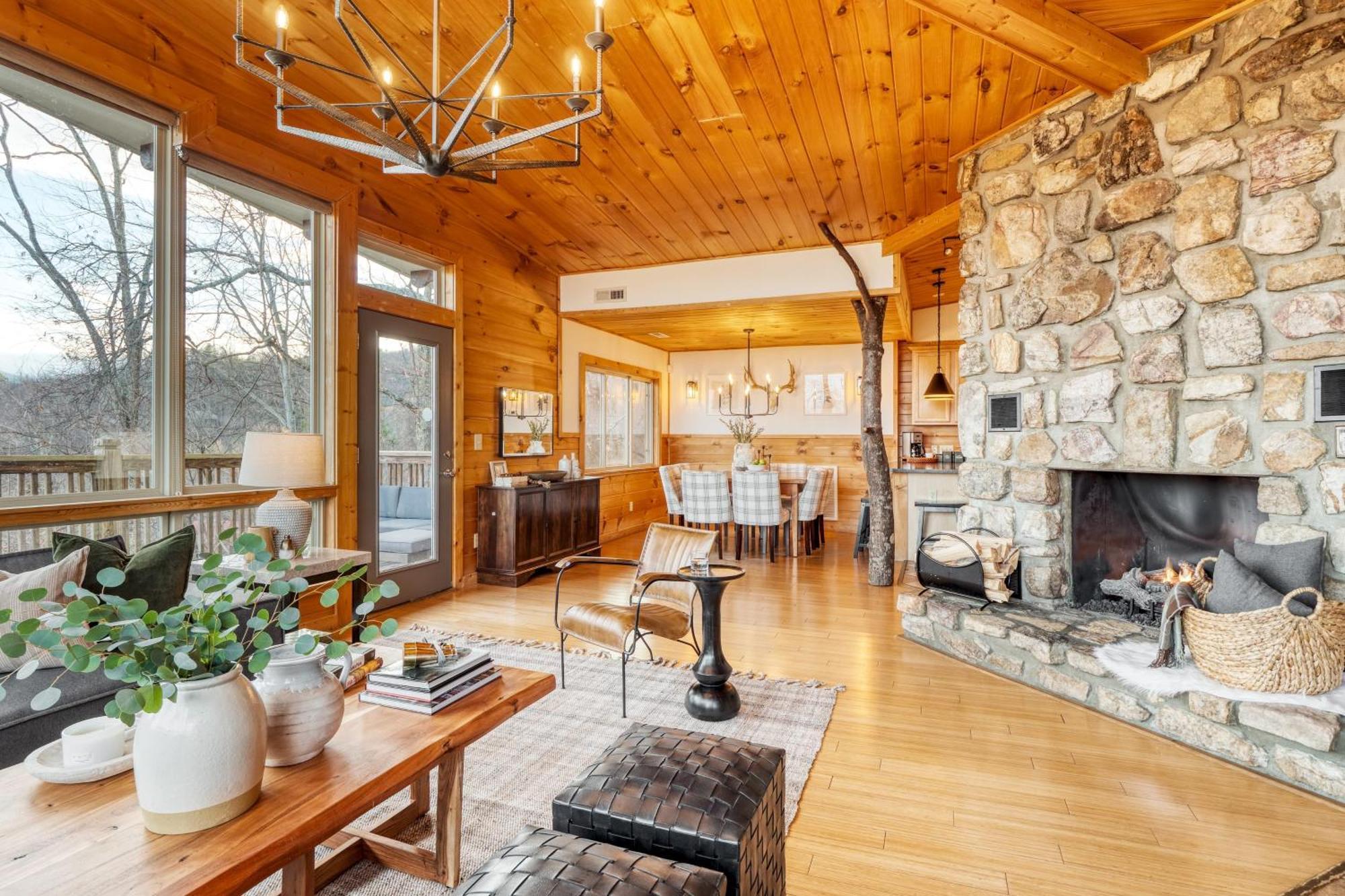 Chestnut By Avantstay Mountain Cabin W Treetop Views Hot Tub Game Room Gatlinburg Kültér fotó