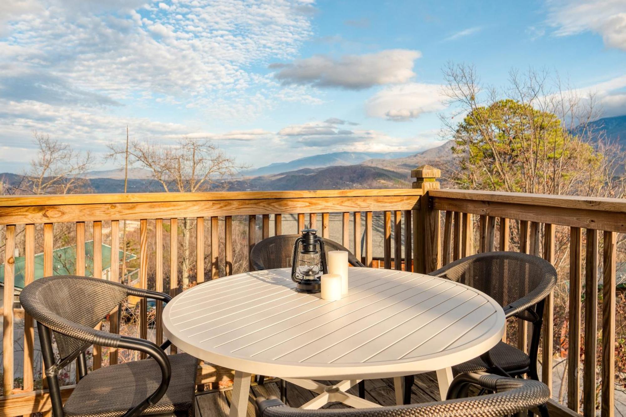 Chestnut By Avantstay Mountain Cabin W Treetop Views Hot Tub Game Room Gatlinburg Kültér fotó