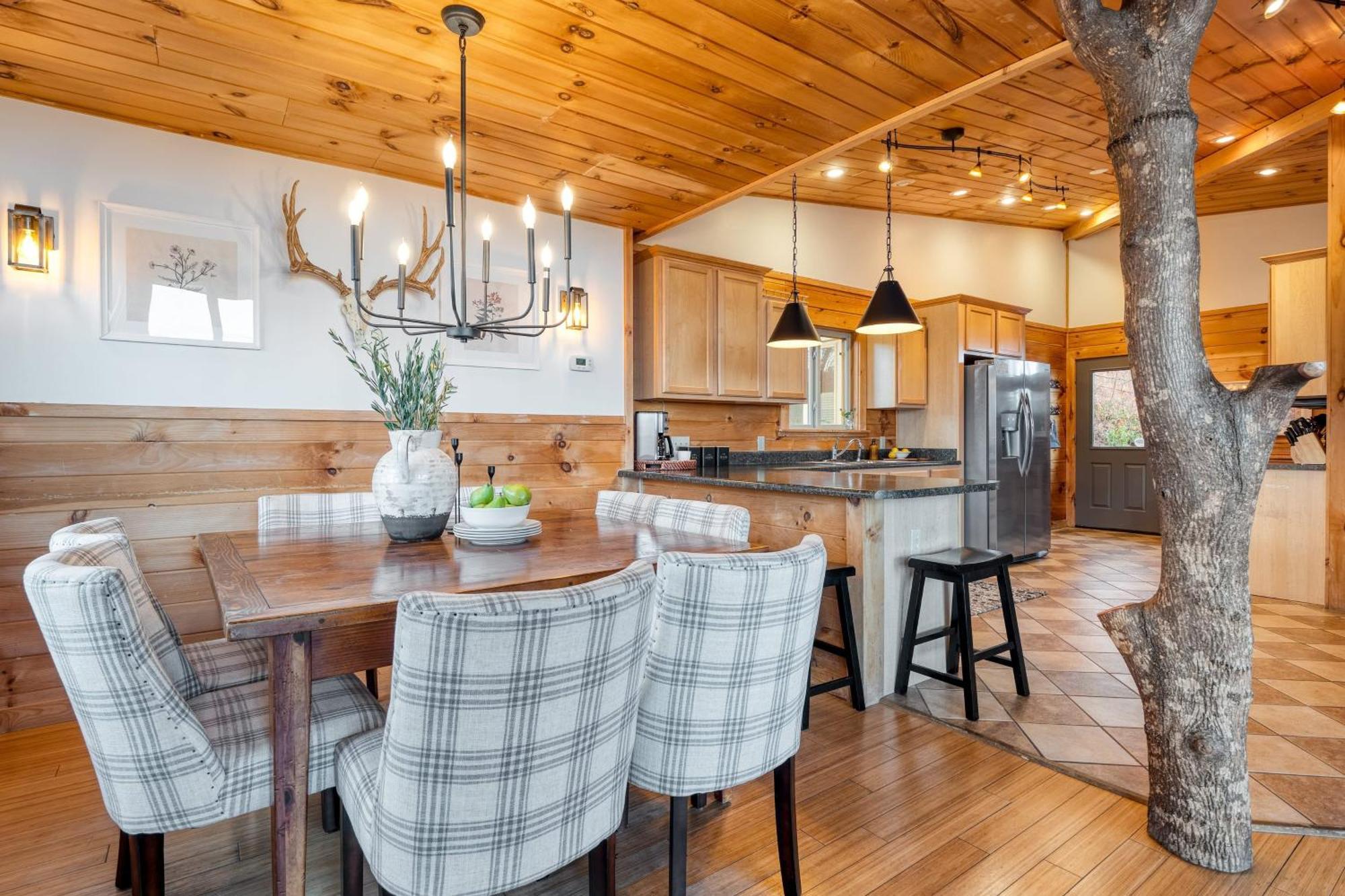Chestnut By Avantstay Mountain Cabin W Treetop Views Hot Tub Game Room Gatlinburg Kültér fotó