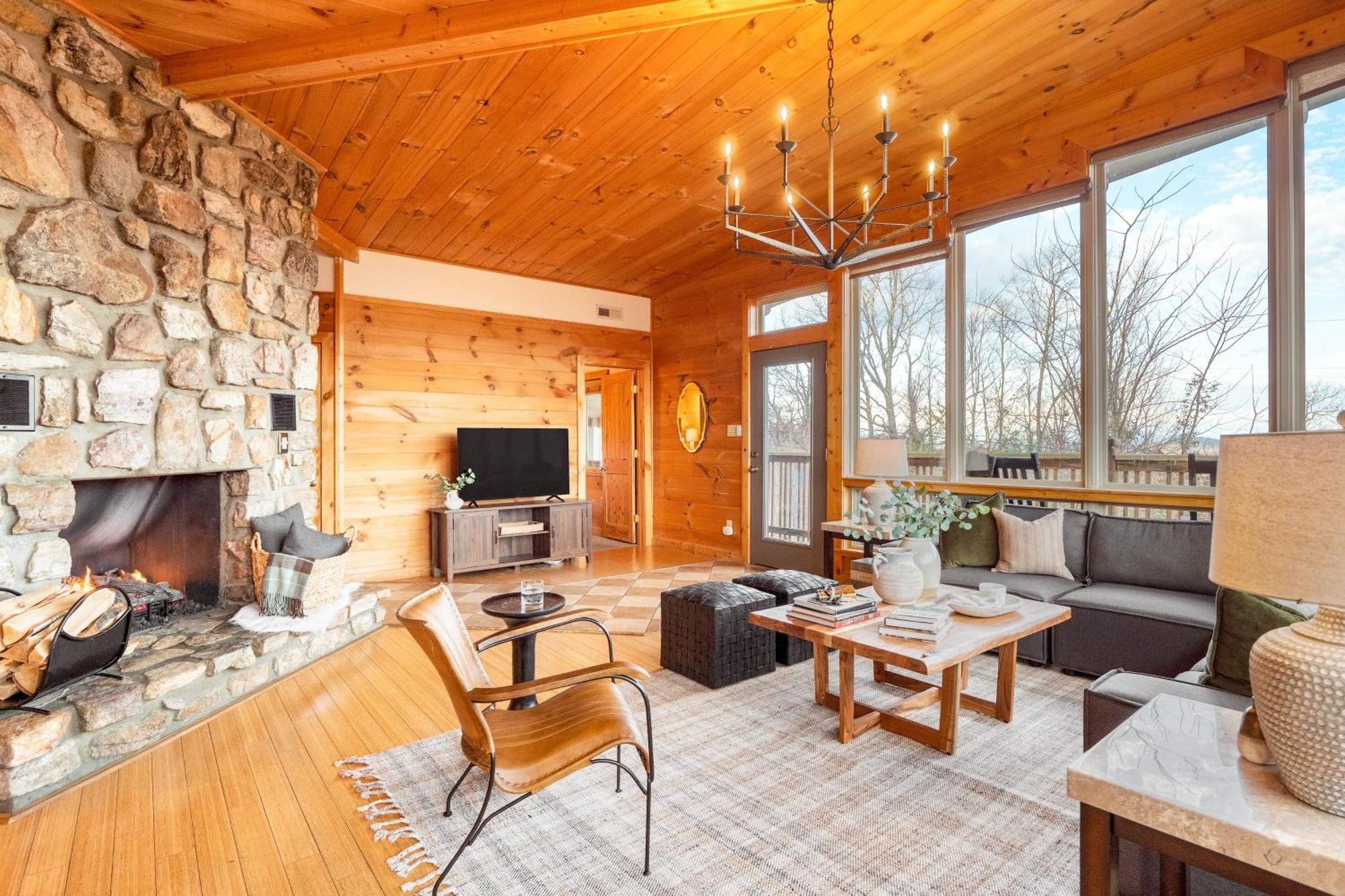 Chestnut By Avantstay Mountain Cabin W Treetop Views Hot Tub Game Room Gatlinburg Kültér fotó