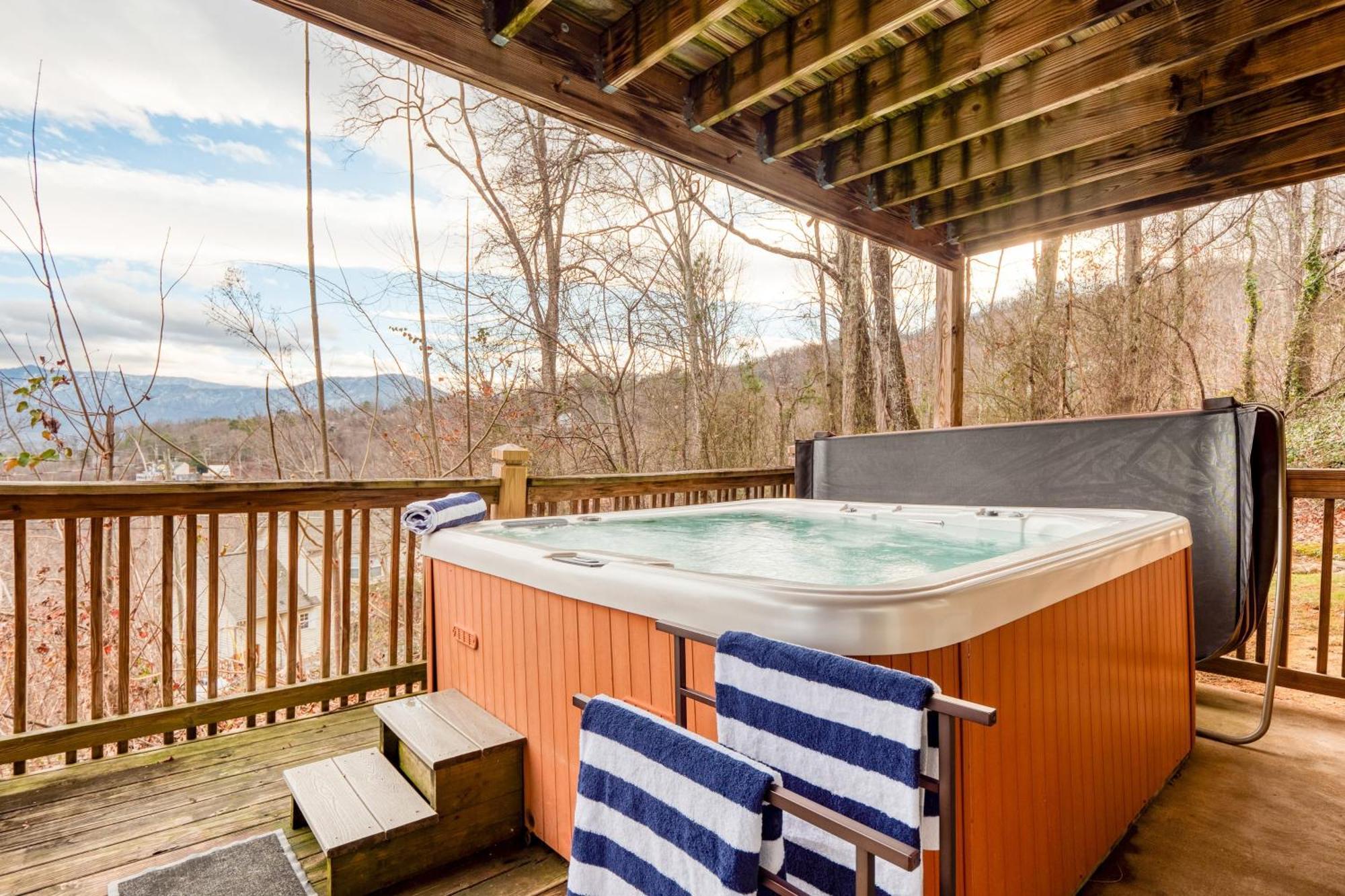 Chestnut By Avantstay Mountain Cabin W Treetop Views Hot Tub Game Room Gatlinburg Kültér fotó