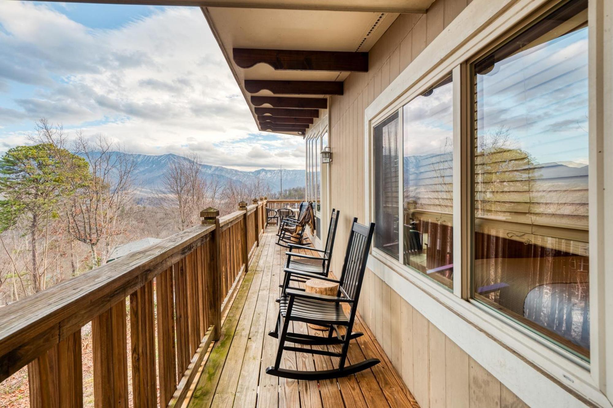 Chestnut By Avantstay Mountain Cabin W Treetop Views Hot Tub Game Room Gatlinburg Kültér fotó